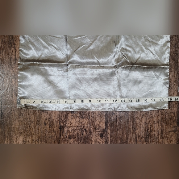 NWOT Silver Envelope Style Standard Size Satin Pillowcase Pair - Picture 5 of 5